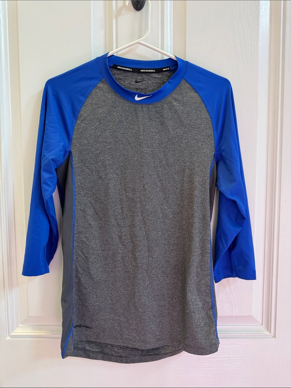 Nike Baseball Men’s Grey & Blue Dri-FIT Raglan Performance Shirt, Size Small